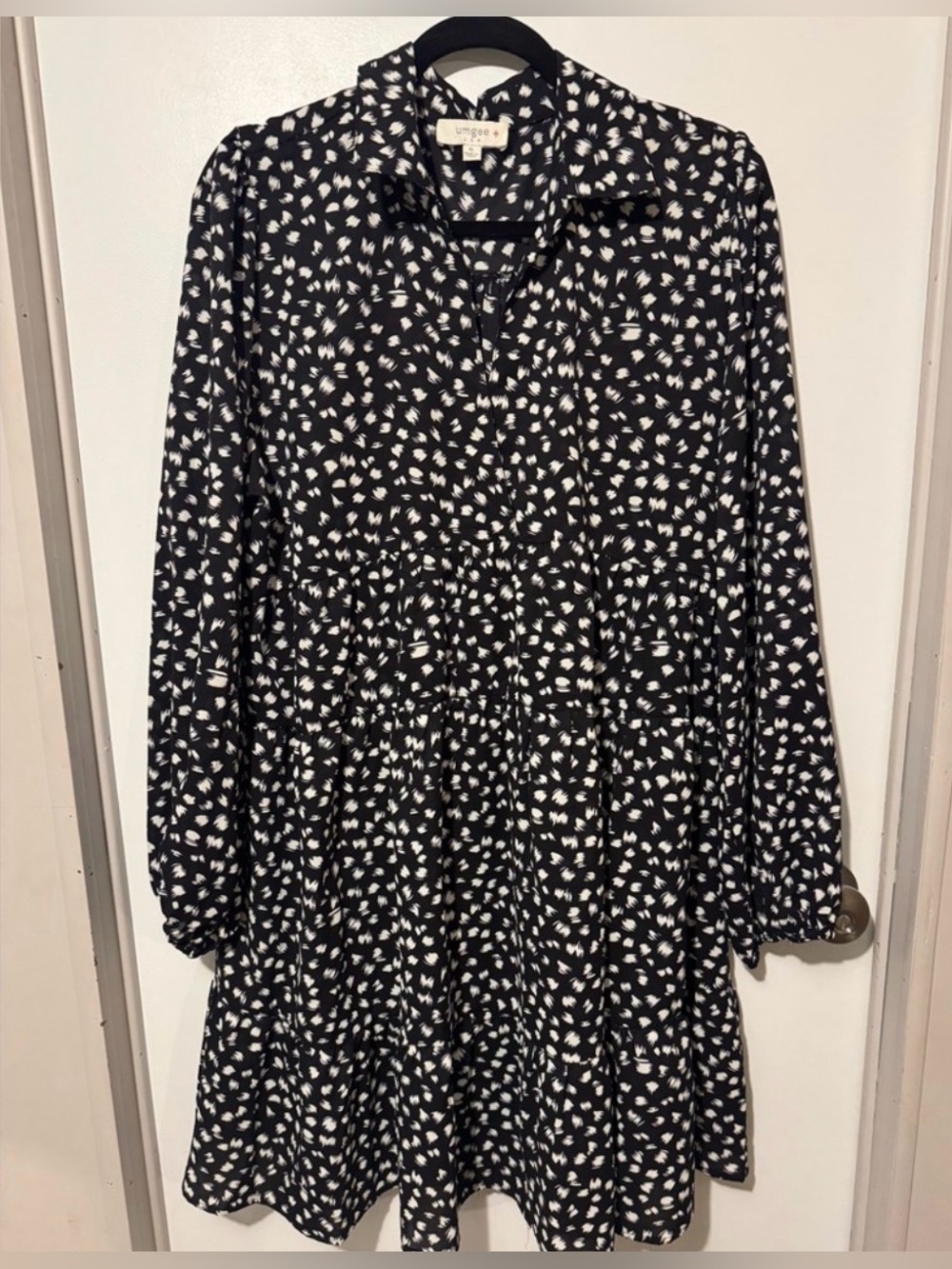 Umgee Black and White Printed Tiered Long-Sleeve Dress